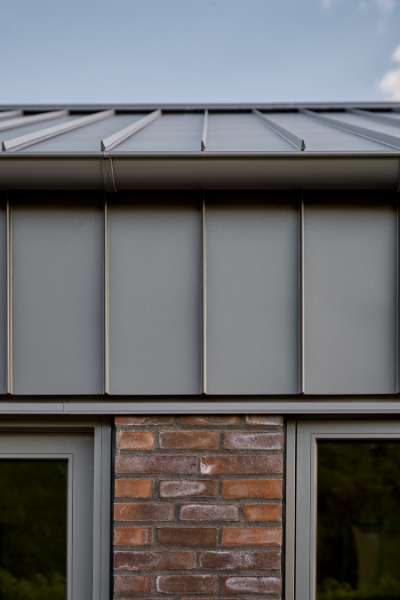 Fortid og fremtid mødes i stålbeklædte rækkehuse med historie i baghaven, Jernaldervej 8, 8600 Silkeborg